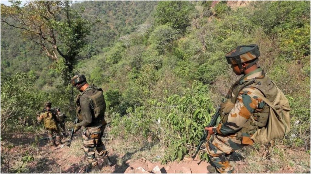 मणिपुर में सीआरपीएफ का एक जवान शहीद, प्रियंका गांधी ने पीएम मोदी पर साधा निशाना