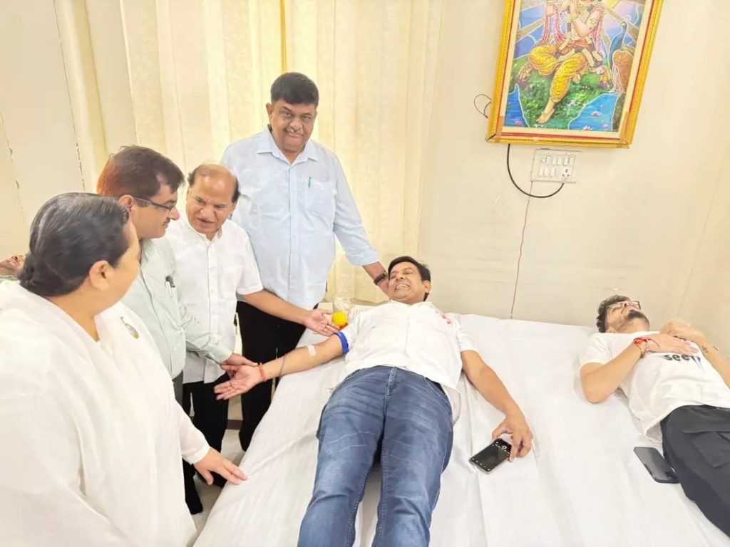 रक्तदान शिविर में वन राज्यमंत्री की शिरकत