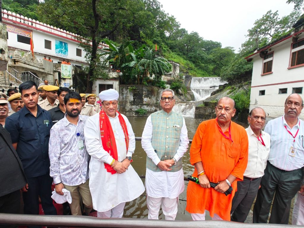 सिक्किम के राज्यपाल ओमप्रकाश माथुर ने पाली में परशुराम महादेव के दर्शन कर प्रदेश में खुशहाली की कामना की