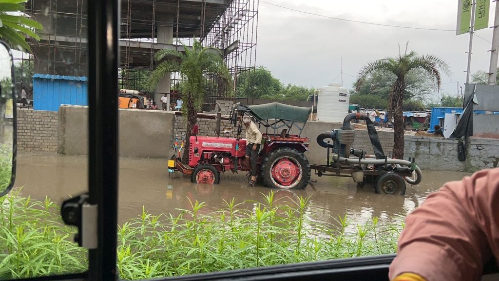 जयपुर जिले में बारिश का दौर जारी, जिला प्रशासन अलर्ट