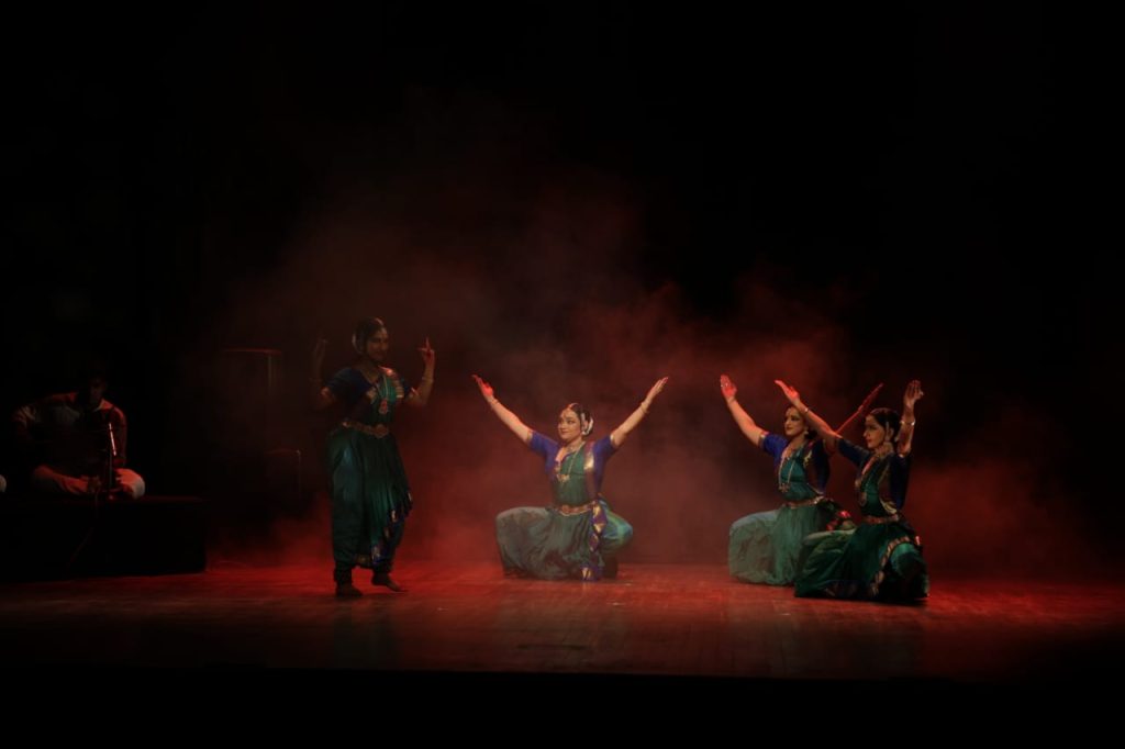 पद्मश्री गीता चंद्रन ने भरतनाट्यम की माधुर्य से कलाप्रेमियों को किया मंत्रमुग्ध