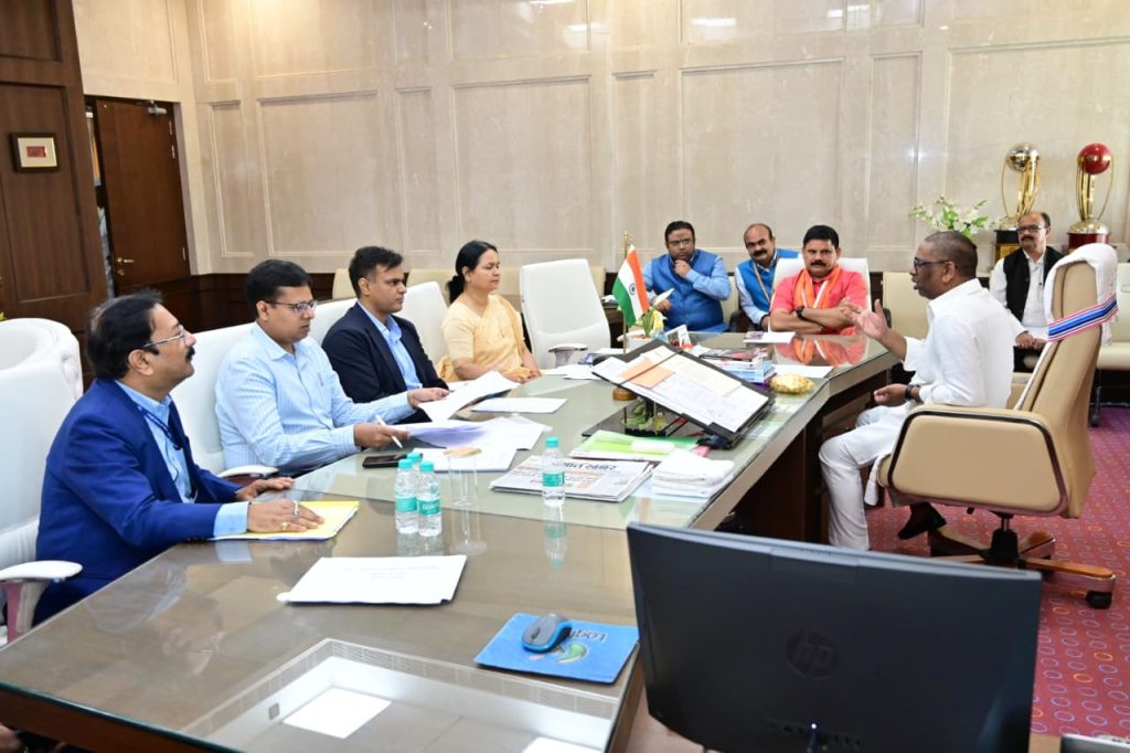 मुख्यमंत्री हेमन्त सोरेन और केंद्रीय कोयला राज्यमंत्री सतीश चंद्र दुबे की उच्च स्तरीय बैठक