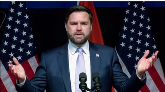 ट्रंप की विदेश नीति और जे.डी. वेंस का बयान: रूस पर “आर्थिक दबाव”, भारत पर टैरिफ़ का असर