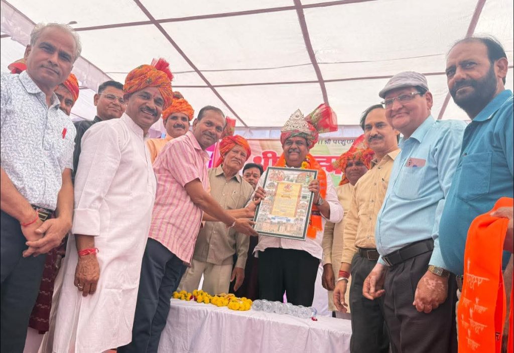 वन राज्यमंत्री संजय शर्मा ने अलवर में प्रतिभावान बच्चों का किया सम्मान — कहा, सच्ची लगन और कड़ी मेहनत से हासिल किया जा सकता है हर मुकाम