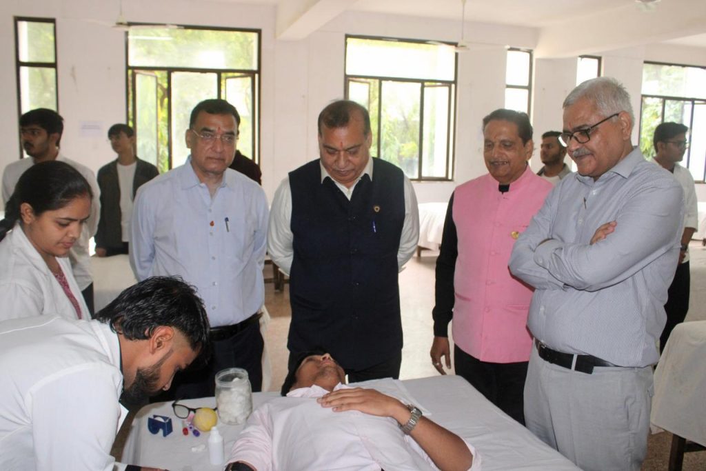 स्वामी केशवानंद इंस्टीट्यूट में हुआ विशाल रक्तदान शिविर