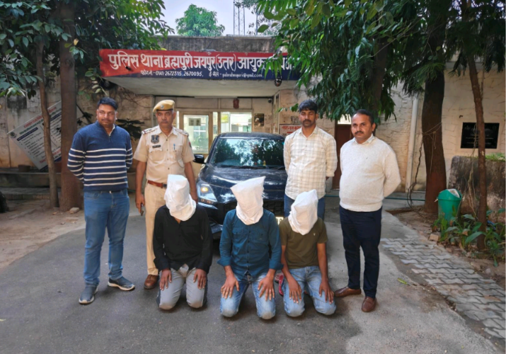 जयपुर पुलिस ने अपहरण और लूट की वारदात का किया पर्दाफाश — तीन आरोपी गिरफ्तार, एक फरार