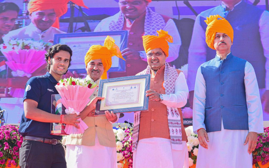 वंदे मातरम् के 150 वर्ष पूरे होने पर राष्ट्रभक्ति से सराबोर हुआ एसएमएस स्टेडियम