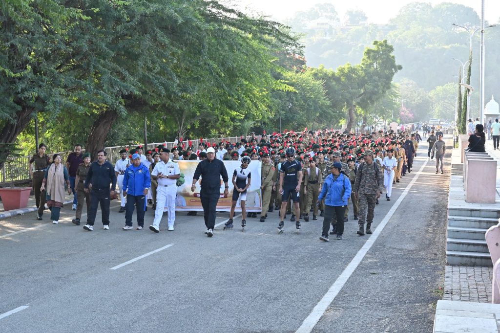 वंदे मातरम् @150— झील की लहरों संग गूंजी देशभक्ति