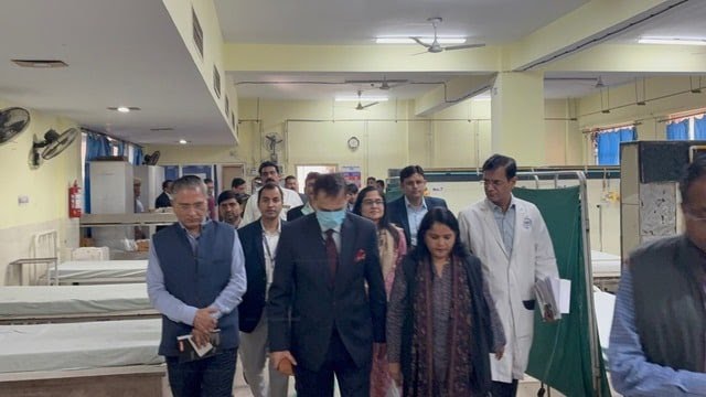 मुख्य सचिव ने एसएमएस ट्रोमा सेंटर का निरीक्षण किया