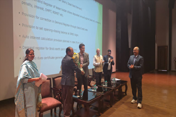 माइनिंग गतिविधियों से जुड़े मोबाइल एप और तैयार मॉड्यूल्स से संबंधित सभी कार्य 15 दिसंबर से होंगे पूरी तरह ऑनलाइन