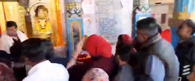 पुष्कर में नववर्ष का शंखनाद: जगतपिता ब्रह्मा मंदिर में उमड़ा आस्था का सैलाब, हज़ारों भक्तों ने लिया सुख-समृद्धि का आशीर्वाद