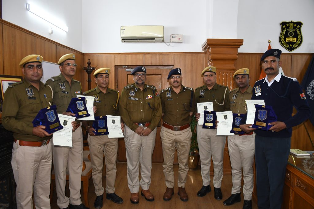 जयपुर पुलिस की शानदार पहल: छह पुलिसकर्मियों को मिला “कांस्टेबल ऑफ द मंथ” का सम्मान