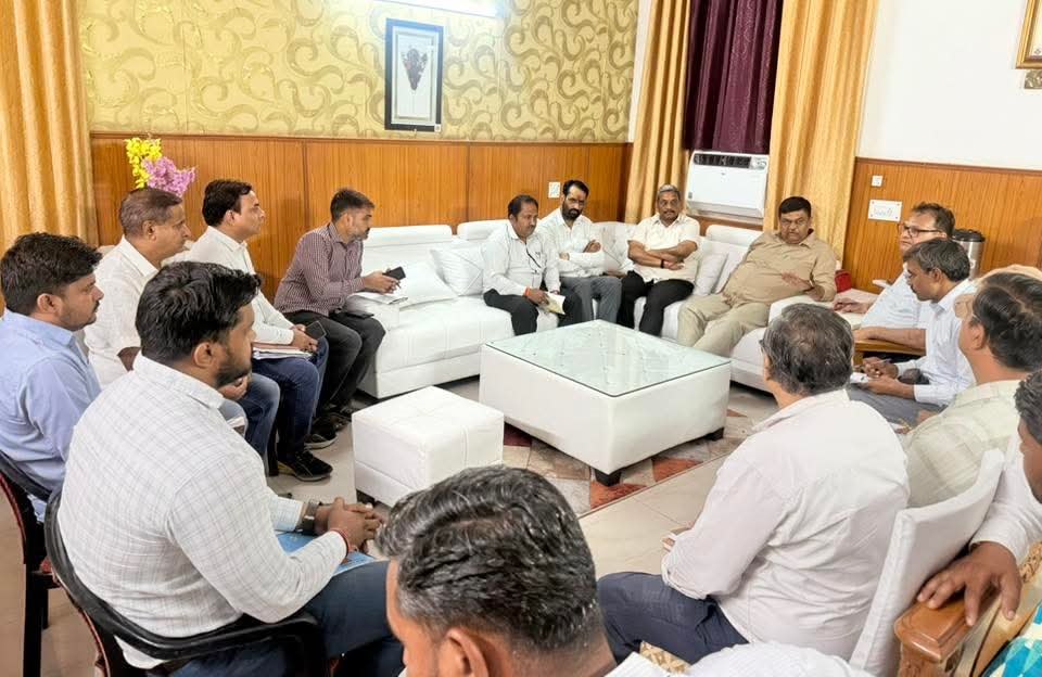 अलवर में निर्बाध बिजली और पानी के लिए वन राज्यमंत्री गंभीर: अधिकारियों को ‘अलर्ट मोड’ पर रहने के निर्देश