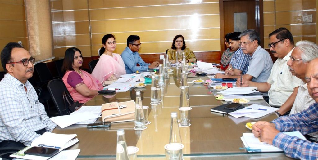 फ्यूचरिस्टिक एप्रोच से आरएसएमएम का उत्पादन और टर्नओवर बढ़ाएं, पोटाश खनन की तलाशें संभावनाएं: एसीएस अपर्णा अरोरा