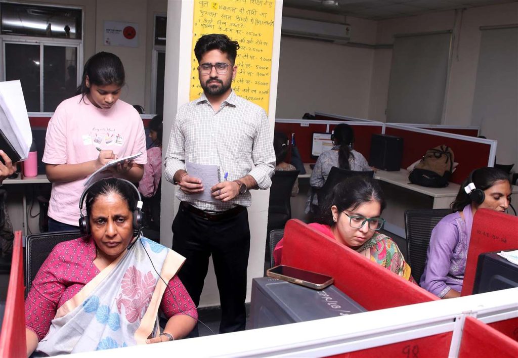 जल ग्रहण विकास एवं भू संरक्षण विभाग की निदेशक ने राजस्थान संपर्क पोर्टल (181) कॉल सेंटर का किया निरीक्षण: परिवादियों से सीधे संवाद कर जानी हकीकत