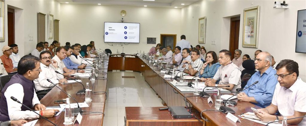 मुख्य सचिव ने लंबित अदालती मामलों, ई-फाइल निस्तारण और राजस्थान संपर्क 181 की समीक्षा की; समयबद्ध निस्तारण के निर्देश