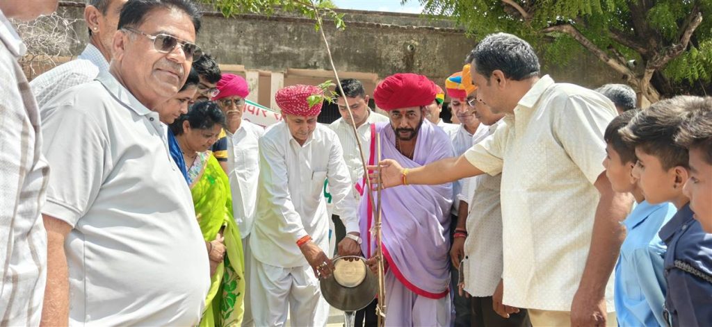 बरलूट में ‘एक पेड़ माँ के नाम’ अभियान के तहत सघन वृक्षारोपण कार्यक्रम आयोजित, पर्यावरण संरक्षण का दिया संदेश