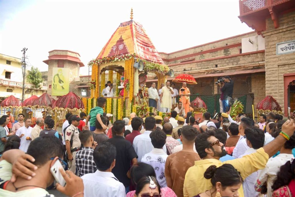 भक्ति, आस्था और उल्लास के साथ निकली भगवान जगन्नाथ की भव्य रथयात्रा: हजारों श्रद्धालुओं ने खींचा रथ, गूंजे जयघोष