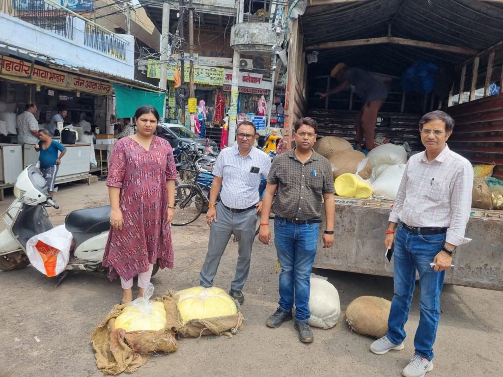 खाद्य पदार्थों में मिलावट रोकने के लिये कार्रवाई जारी